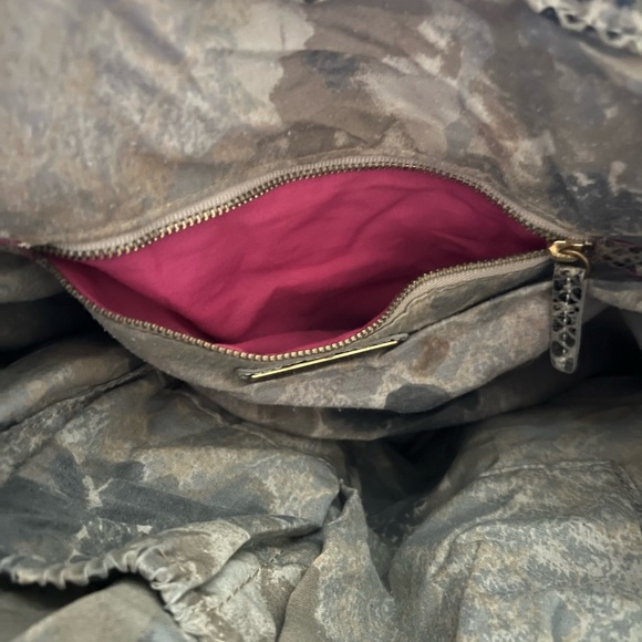 Elliott Lucca | Leather Snakeskin Tote Bag - Picture 14 of 15